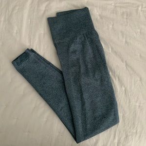 Scrunch butt blue leggings. Never worn.